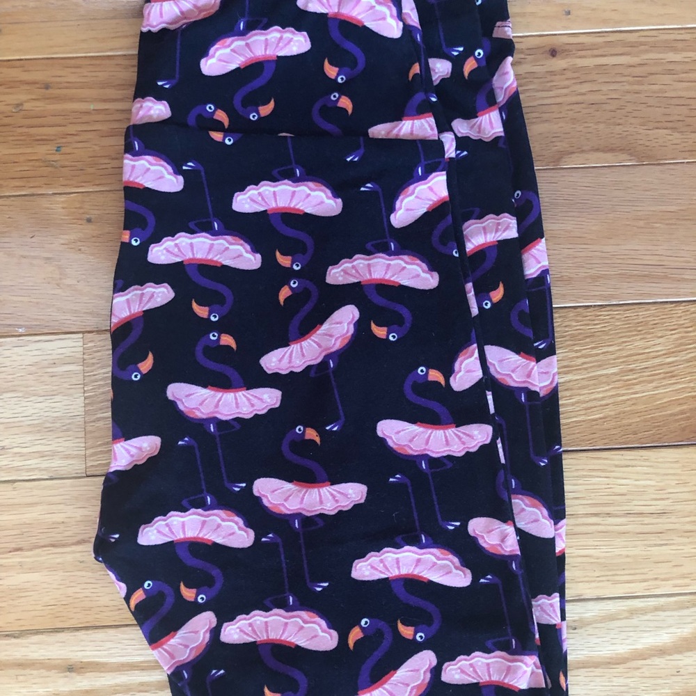 Lularoe flamingo leggings wearing tutus!!